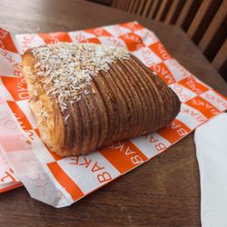 Maddy's Bakeshop - Pan Suisse