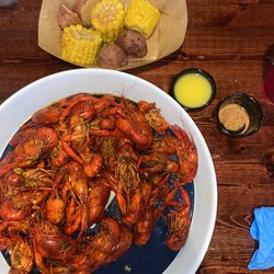 Mak's Place Sports Bar & Grill - 2 lbs of crawfish