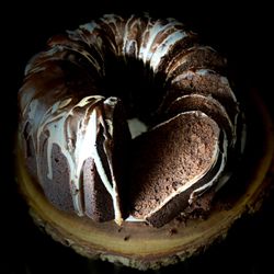 Bundtsuponatime - Devils food chocolate chip