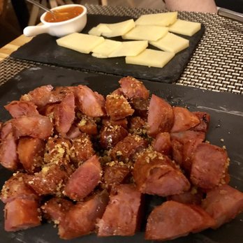 Grapes & Bites - Wine Bars Near Me - Lisbon, 11 Grapes & Bites - Wine Bars Near Me - Lisbon, 11