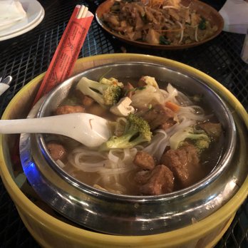 Lotus Thai Bistro - tom yum noodle soup - Thai Near Me - Palo Alto, California Lotus Thai Bistro - tom yum noodle soup - Thai Near Me - Palo Alto, California