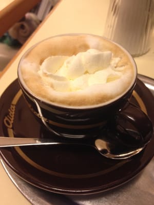 AIDA - Café-Konditorei by null