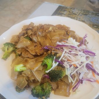 Elephant Thai - Pad See Eew - Thai Near Me - Colorado Springs, Colorado Elephant Thai - Pad See Eew - Thai Near Me - Colorado Springs, Colorado