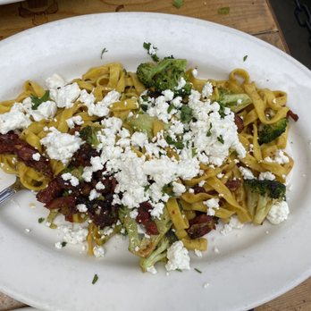 Fritto Misto - Lemon Pepper Fettuccine with Sundried Tomatoes, broccoli and goat cheese - Italian Near Me - Hermosa Beach, California