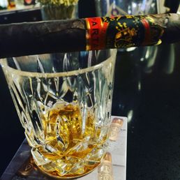 Partagas cigar lagavulin 16 Partagas cigar lagavulin 16