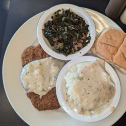 The Ville Bar And Grill - Country fried steak