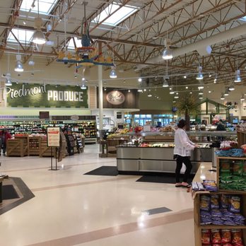 Lowes Foods - Looking from deli back into produce section - Grocery Near Me - Leland, North Carolina Lowes Foods - Looking from deli back into produce section - Grocery Near Me - Leland, North Carolina