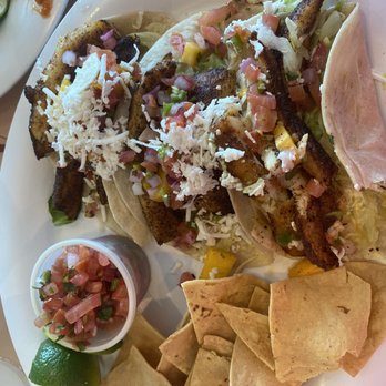 Air Margaritaville - Blackened Fish tacos - Bars Near Me - Cancún, ROO