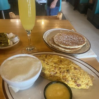 Grady's Snack N' Dine - Omelet & pancakes - Diners Near Me - Homewood, Illinois