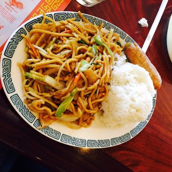 Tea Garden - Lunch combo plate: chicken chow mein, steamed rice, egg roll $7.95 - Chinese Near Me - Elk Grove, California Tea Garden - Lunch combo plate: chicken chow mein, steamed rice, egg roll $7.95 - Chinese Near Me - Elk Grove, California