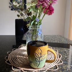 Black Raven Pottery - Beautiful botanical artwork