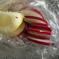 Tacos El Tio La 223 - Radishes and lemons
