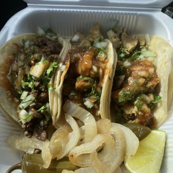 La Morentia Taco Truck - two tacos in a styrofoam container - Mexican Near Me - Lodi, California La Morentia Taco Truck - two tacos in a styrofoam container - Mexican Near Me - Lodi, California