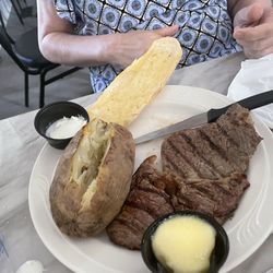 Dukes Steakhouse