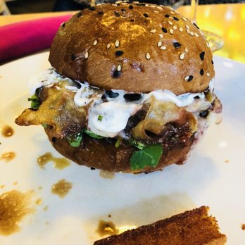 Meat & Greet - Luigi Burger...fantastic! - Burgers Near Me - Prague, Puerto Rico
