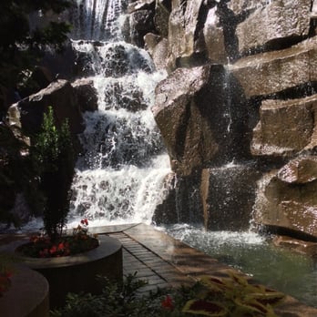 Waterfall Garden - Beautiful view of a secret zen garden - Parks Near Me - Seattle, Washington