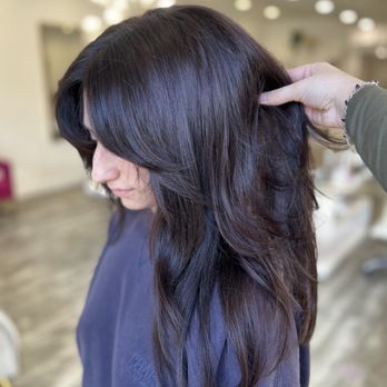 Blushing Beauty Salon - Rich dark brown hair best stylist in Lakewood - Hair Salons Near Me - Lakewood, Ohio Blushing Beauty Salon - Rich dark brown hair best stylist in Lakewood - Hair Salons Near Me - Lakewood, Ohio