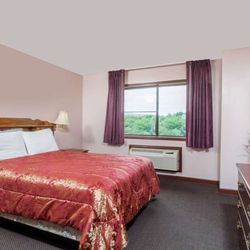 Days Inn by Wyndham Wurtsboro - Health club  fitness center  gym