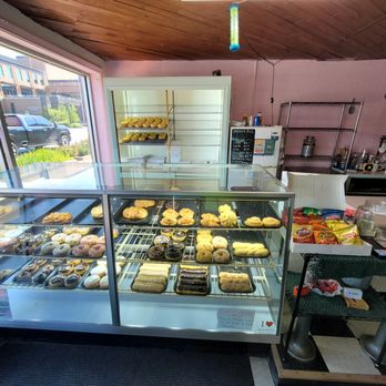 Al's Donuts - Their plan is to make batches of fresh donuts a couple of times a day - Donuts Near Me - Plainfield, Indiana