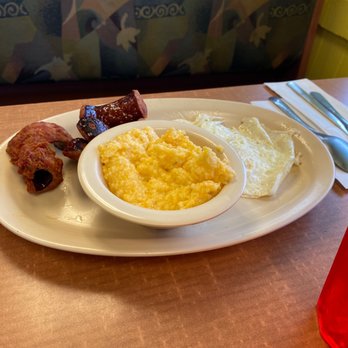 Country Kitchen - Eggs, grits and smoked sausage - Steakhouses Near Me - Opp, Alabama Country Kitchen - Eggs, grits and smoked sausage - Steakhouses Near Me - Opp, Alabama