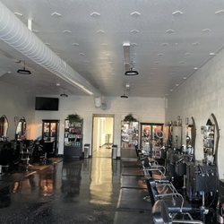 J's Styles & More - Hair salon