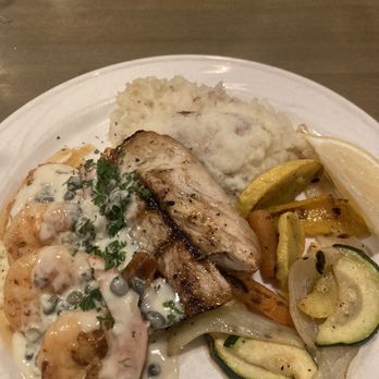 Brennecke's Beach Broiler - Seafood Near Me - Koloa, Hawaii