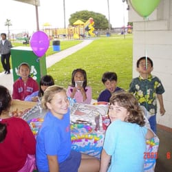Paradise Park - Another 2004 picture of the picnic area with little bit of the play equipment in the background. Still the same today