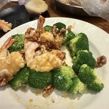 Pier 9 Seafood and Bar - Sushi Bars Near Me - Bolingbrook, Illinois Pier 9 Seafood and Bar - Sushi Bars Near Me - Bolingbrook, Illinois