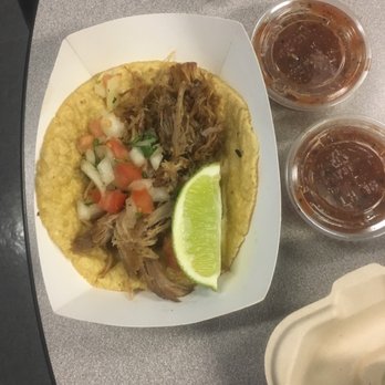 Holy Moly Truck - This is a carnitas taco ! - Food Trucks Near Me Holy Moly Truck - This is a carnitas taco ! - Food Trucks Near Me