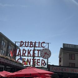 Bottega Italiana - Steps away from Pikes Public Market