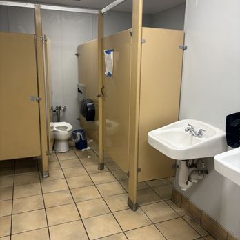 Subway - Bathroom - Sandwiches Near Me - Buttonwillow, California