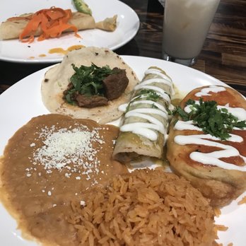 Kalaveras - Looks nice but deceiving, Chile relleno was too salty it tasted like salt,I didn't eat it,the barbacoa taco no flavor. All looks - Mexican Near Me - Montebello, California