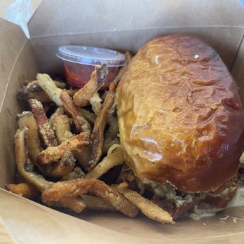 Eris Food - CHIKUN BAKUN RANCH SANDO - Vegan Near Me - Oceanside, California