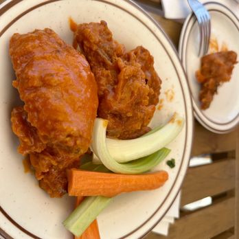 Sutter Buttes Brewing - Buffalo chicken wings - Pubs Near Me - Yuba City, California