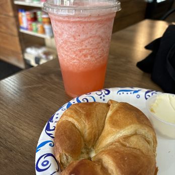 Caffeinated Bakery - Frozen mixed fruit lemonade (10000/10!) - Coffee & Tea Near Me - Clearwater, Florida