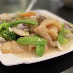 Taiwan Café - L2. Sauteed White Fish with Lily Buds Veggie