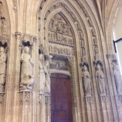 Catedral Vieja de Santa Maria. Abierto por Obras