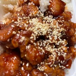 Ming's House Chinese Food - Sesame chicken white rice