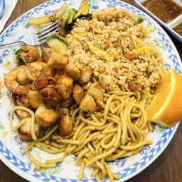 This is the chicken and shrimp hibachi. This is the chicken and shrimp hibachi.