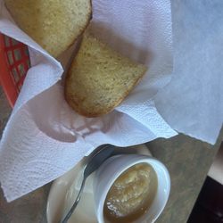 Angelo's & Riccardo's - Actually descent garlic bread and applesauce