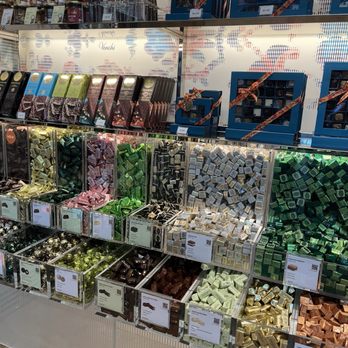 Venchi - Gelato Near Me - Santa Clara, California