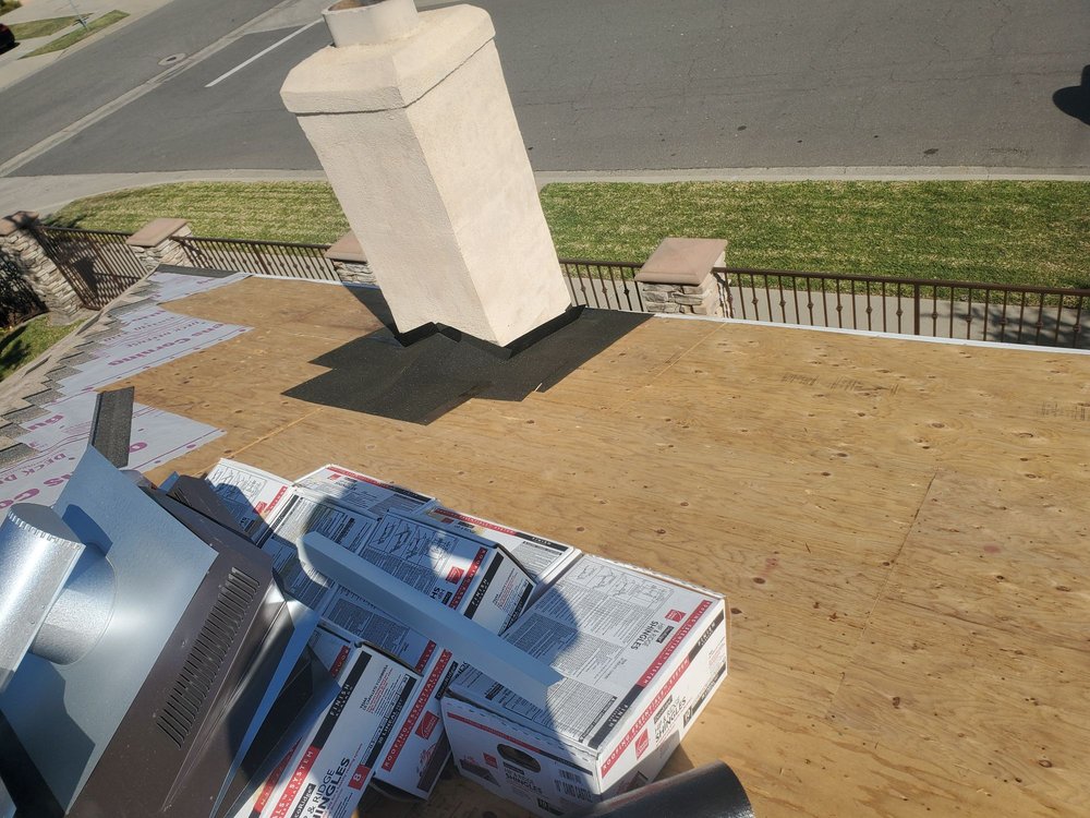 Slide of Alitas Roofing