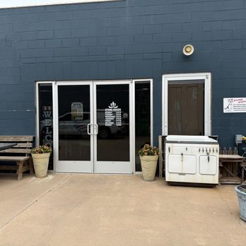 Rowdy Stickhorse - Side entrance and patio * well behaved dogs welcomed - Farmers Market Near Me - Enid, Oklahoma Rowdy Stickhorse - Side entrance and patio * well behaved dogs welcomed - Farmers Market Near Me - Enid, Oklahoma