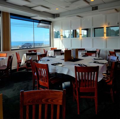 Lucia's On The Lake by null