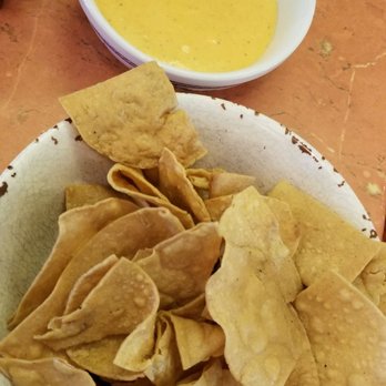 La Choza - Complimentary chips and dip - Mexican Near Me - Cozumel, ROO La Choza - Complimentary chips and dip - Mexican Near Me - Cozumel, ROO