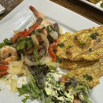 Papi's Cafe and Grill - Mar y Tierra con tostones - Puerto Rican Near Me - Fort Walton Beach, Florida Papi's Cafe and Grill - Mar y Tierra con tostones - Puerto Rican Near Me - Fort Walton Beach, Florida
