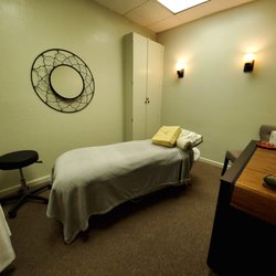 Lynn Cheng Holistic Healing & Acupuncture - Treatment Room #2-view 1