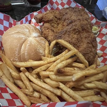 Shuck 'N Dive - Southern Fried Chicken Sandwich - Cajun/Creole Near Me - Fort Lauderdale, Florida