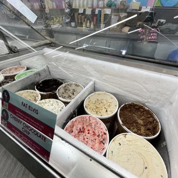 Sprinkles Ice Cream Shoppe - a variety of ice creams - Ice Cream & Frozen Yogurt Near Me - Schaumburg, Illinois Sprinkles Ice Cream Shoppe - a variety of ice creams - Ice Cream & Frozen Yogurt Near Me - Schaumburg, Illinois