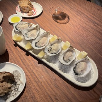 Pur - Oysters from Normandy - Cocktail Bars Near Me - Barcelona, B